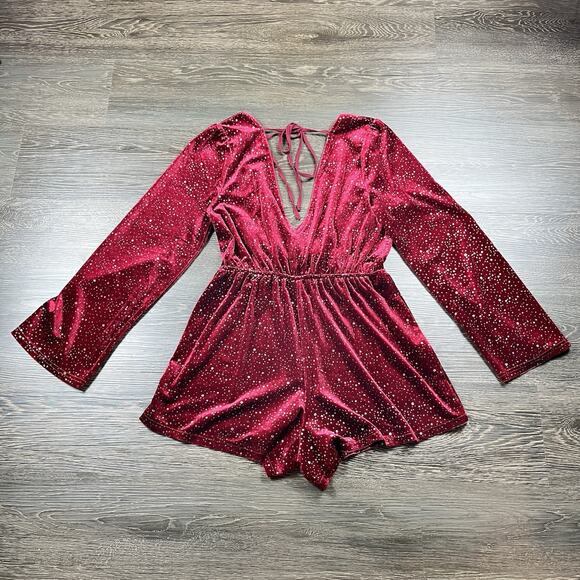 Lulus Wine Red Velvet‎ Sparkly Long Sleeve Romper Size M Stretch Tie High Waist - Picture 4 of 10